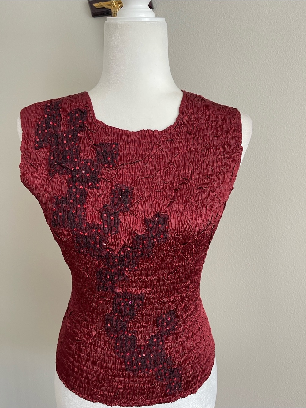 Alberto Makali Sleeveless Ruched Beaded Top in Deep Wine - Picture 2 of 7